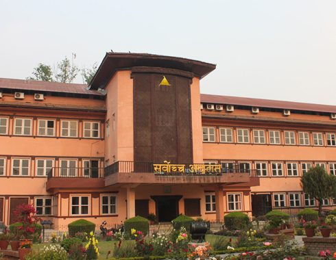 सडक पेटी अतिक्रमण हटाउन सर्वोच्चको परमादेश, पैदलयात्रीलाई क्षतिपूर्तिको बाटो खुला