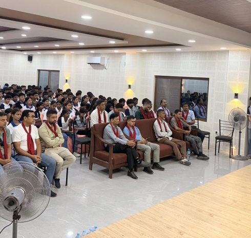 कक्षा ११ भर्ना अभियानलाई गति दिँदै आदर्श माविद्वारा अभिमुखीकरण, उत्कृष्ट विद्यार्थी सम्मानित