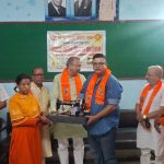 स्वरोजगारको आधार बन्दै सीप : श्रीहरि सत्संगको पहलमा २४ महिलालाई सिलाई मेसिन हस्तान्तरण
