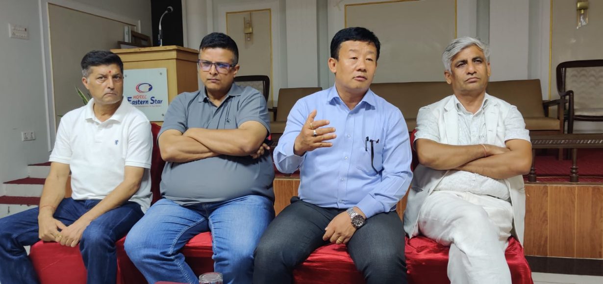 कांग्रेस इतरसमूहको विराटनगरमा शक्ति प्रदर्शन :  ‘एकता महाअभियान’मार्फत नेतृत्वमाथि दबाब बढाउने तयारी