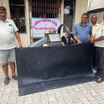 विराटनगर महानगरद्वारा कृषकलाई अनुदानमा च्याप कटर, काउम्याट र स्प्रे मेसिन वितरण