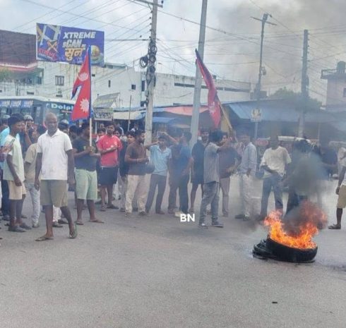 पूर्वपश्चिम राजमार्गमा आन्दोलन चर्कियो, पकली–कोशी खण्डको यातायात पूर्ण ठप्प